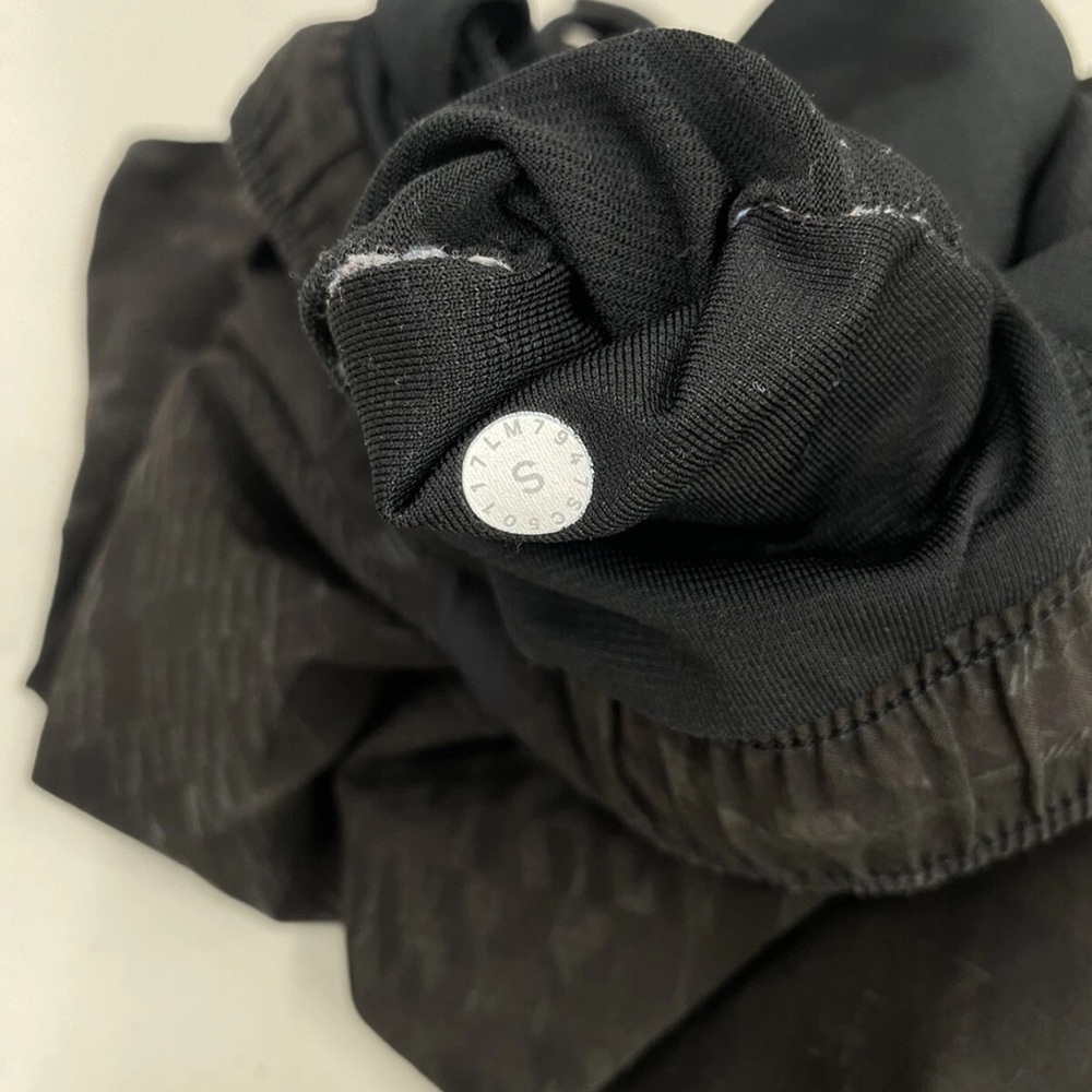 Lululemon T.H.E Camo Shorts Mens S Black Linerless 6” Inseam Activewear Gym - Picture 7 of 7